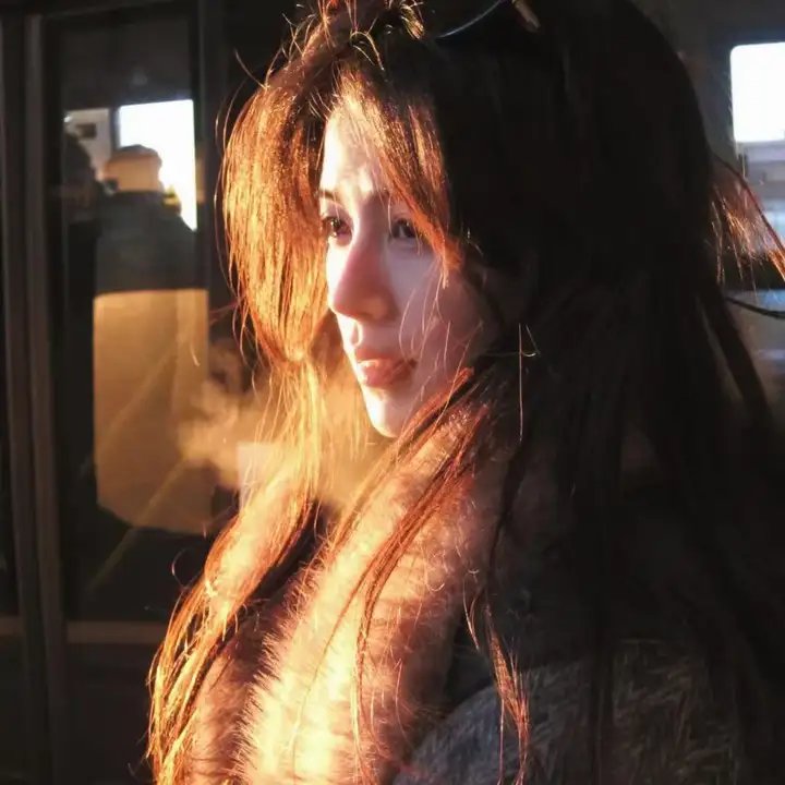 想被拥抱的12个女人